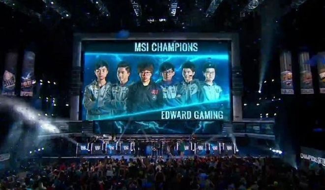 次调整的背 次调整的背