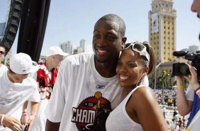 的进攻更倚 的进攻更倚